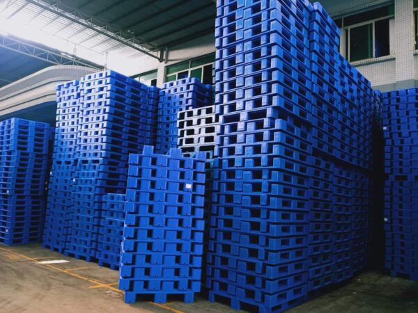 Plastic and Wooden Pallet Liquidation